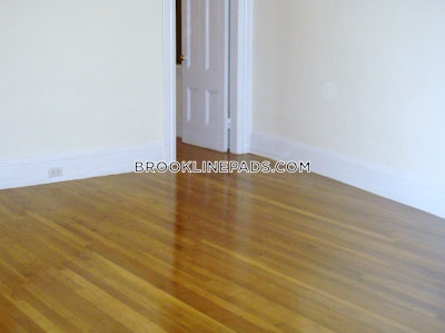 Brookline 2 Beds 1 Bath  Chestnut Hill - $3,000