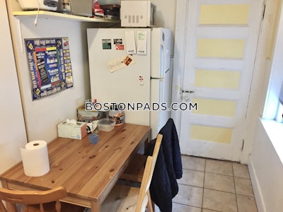 Brookline 3 Bed 1 Bath BROOKLINE- BOSTON UNIVERSITY $4,750  Boston University - $5,100