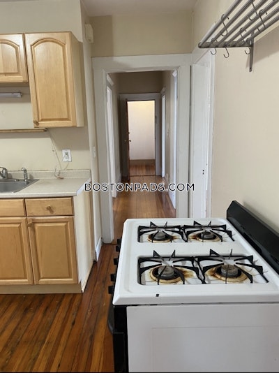 Medford 2 Bed, 1 Bath Unit  Tufts - $2,400