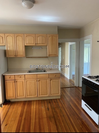 Medford 2 Beds 1 Bath  Tufts - $2,400