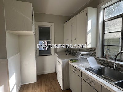 Somerville 6 Beds 2 Baths  Tufts - $6,000 50% Fee